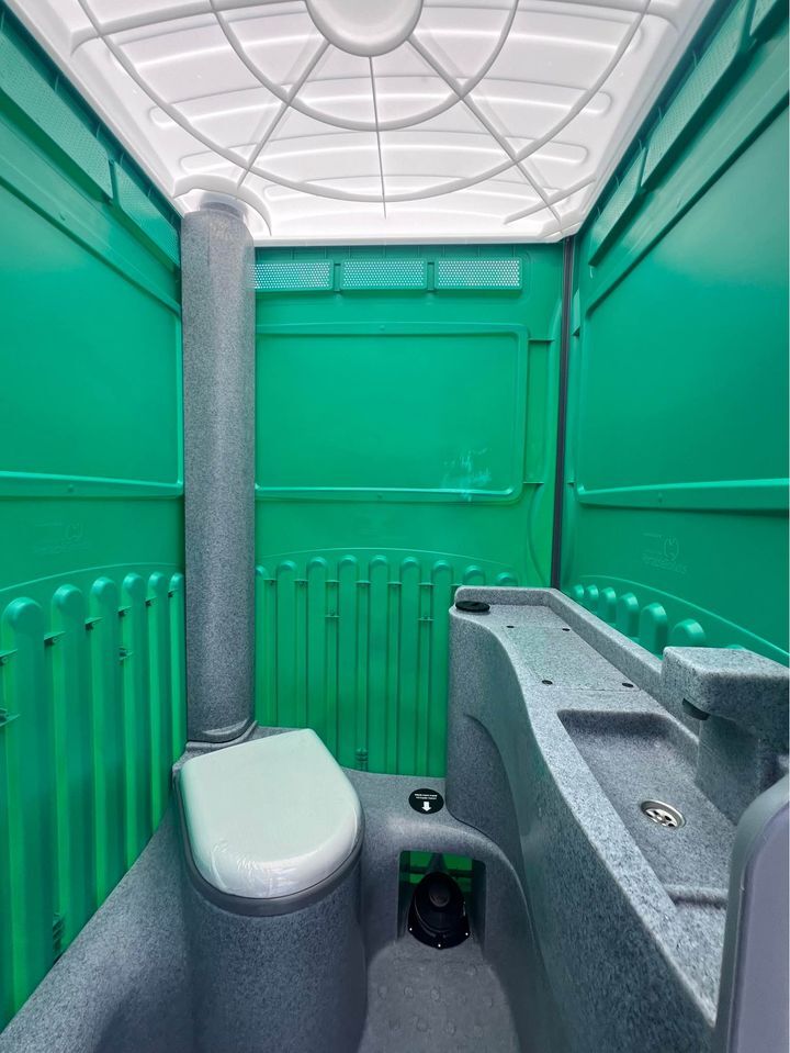Tandem Portable Toilets And Trailer Ready For Use Pair Tandem Portable Toilets And Trailer Ready For Use Pair